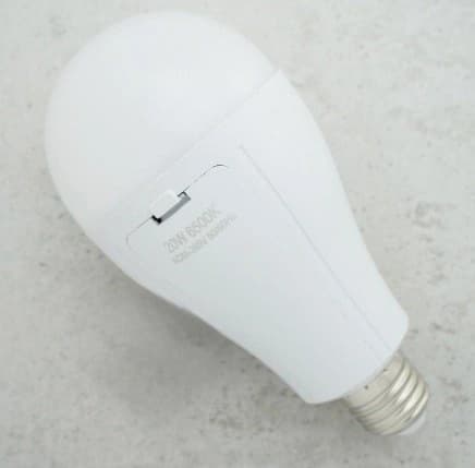 Лампа світлодіодна LED 20W Y3920 на двох акумуляторах під цоколь E27