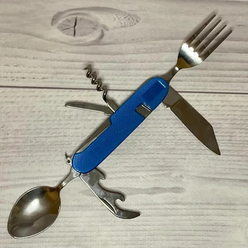 Складаний туристичний ніж