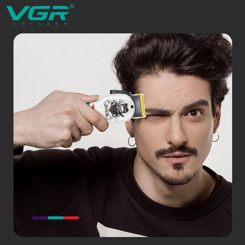 Акумуляторна машника для стриження (clipper) VGR V-699 WHITE, 4 насадки, LED display — фото 6