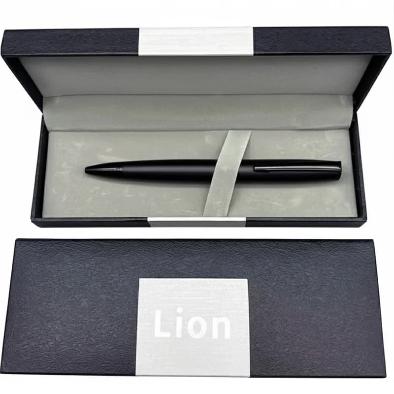 Подарункова ручка в коробці Lion (чорна матова) 382